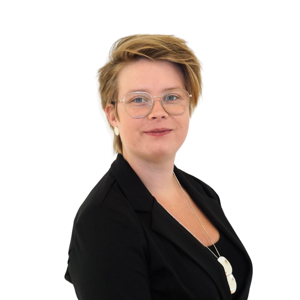 Gældsrådgiver der sidder klar til en tage en uforpligtende gældssamtale med dig.